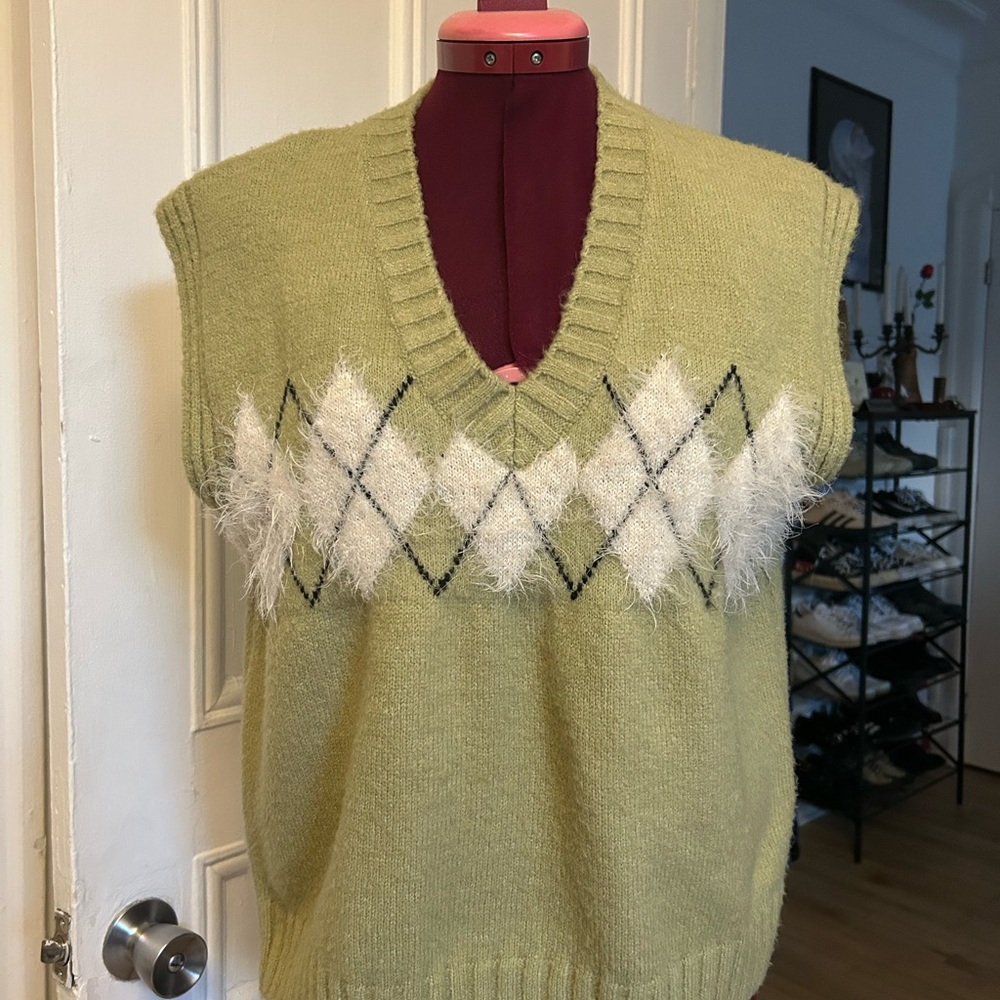 Women's Argyle Sweater Vest - Green and White